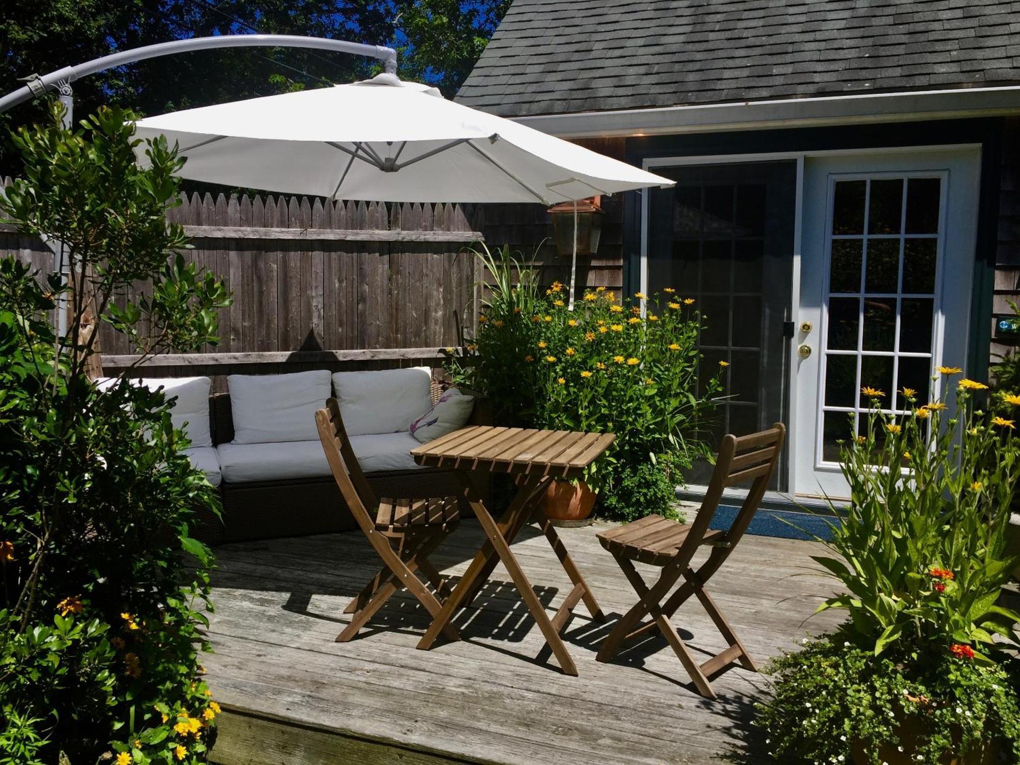 Charles And Charles Mv Bed and Breakfast Vineyard Haven Exteriör bild